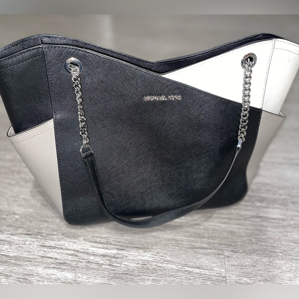 Micheal Kors purse. Black & White & Gray.